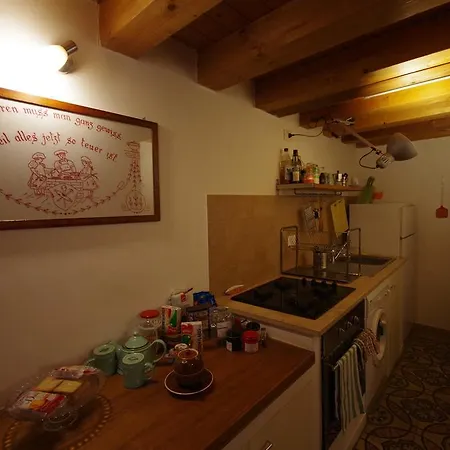 Apartament Piazzetta Santa Barbara *