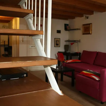 Piazzetta Santa Barbara * Bari