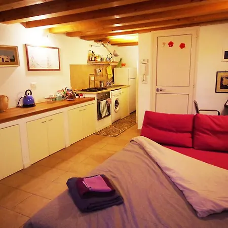 Piazzetta Santa Barbara Apartment Bari